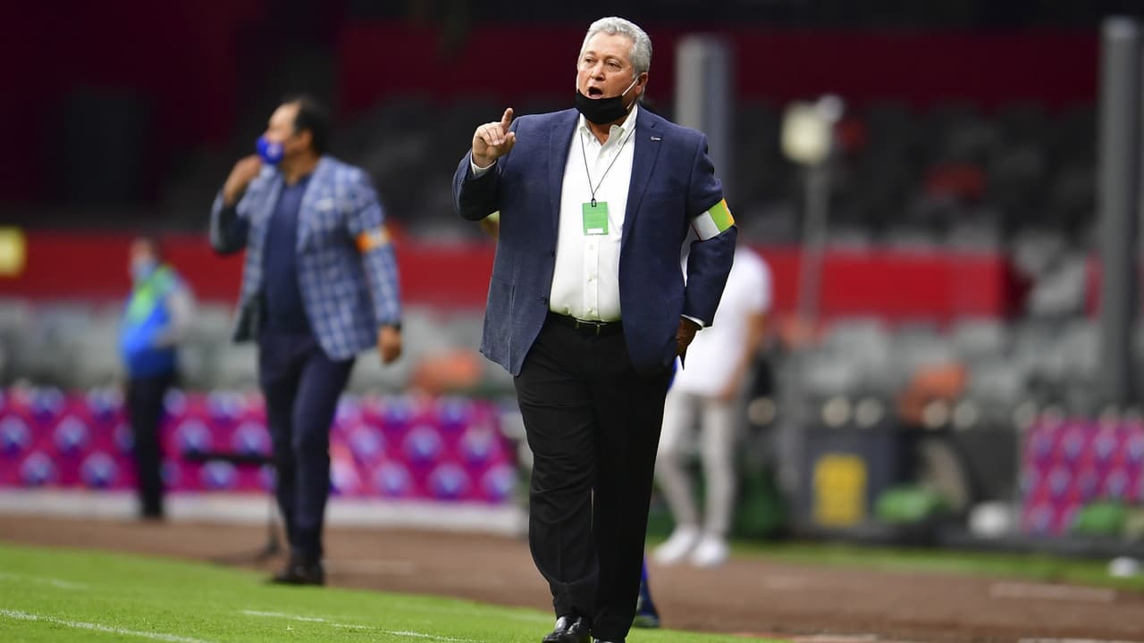 Bajón de nivel de José Juan Macías lo condena a la banca