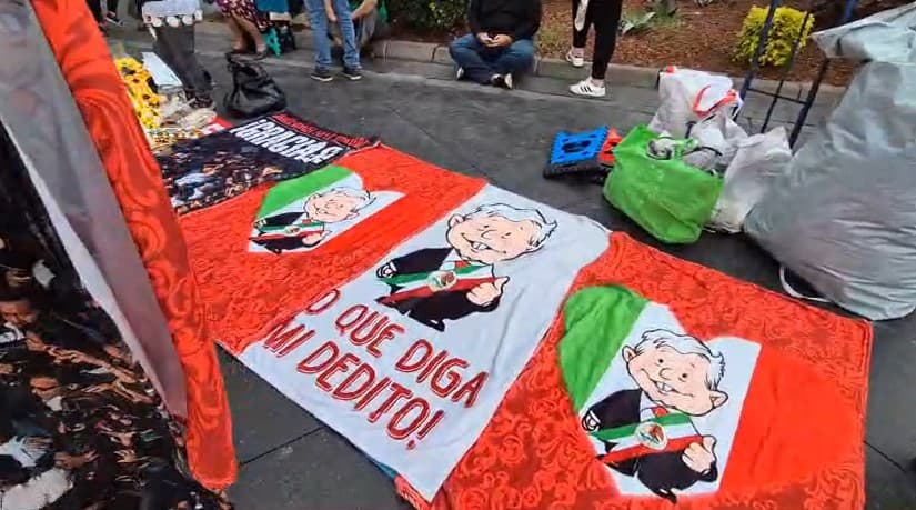 Los modelos fueron variados: no podían faltar las frases que le dieron reconocimiento a Andrés Manuel López Obrador.