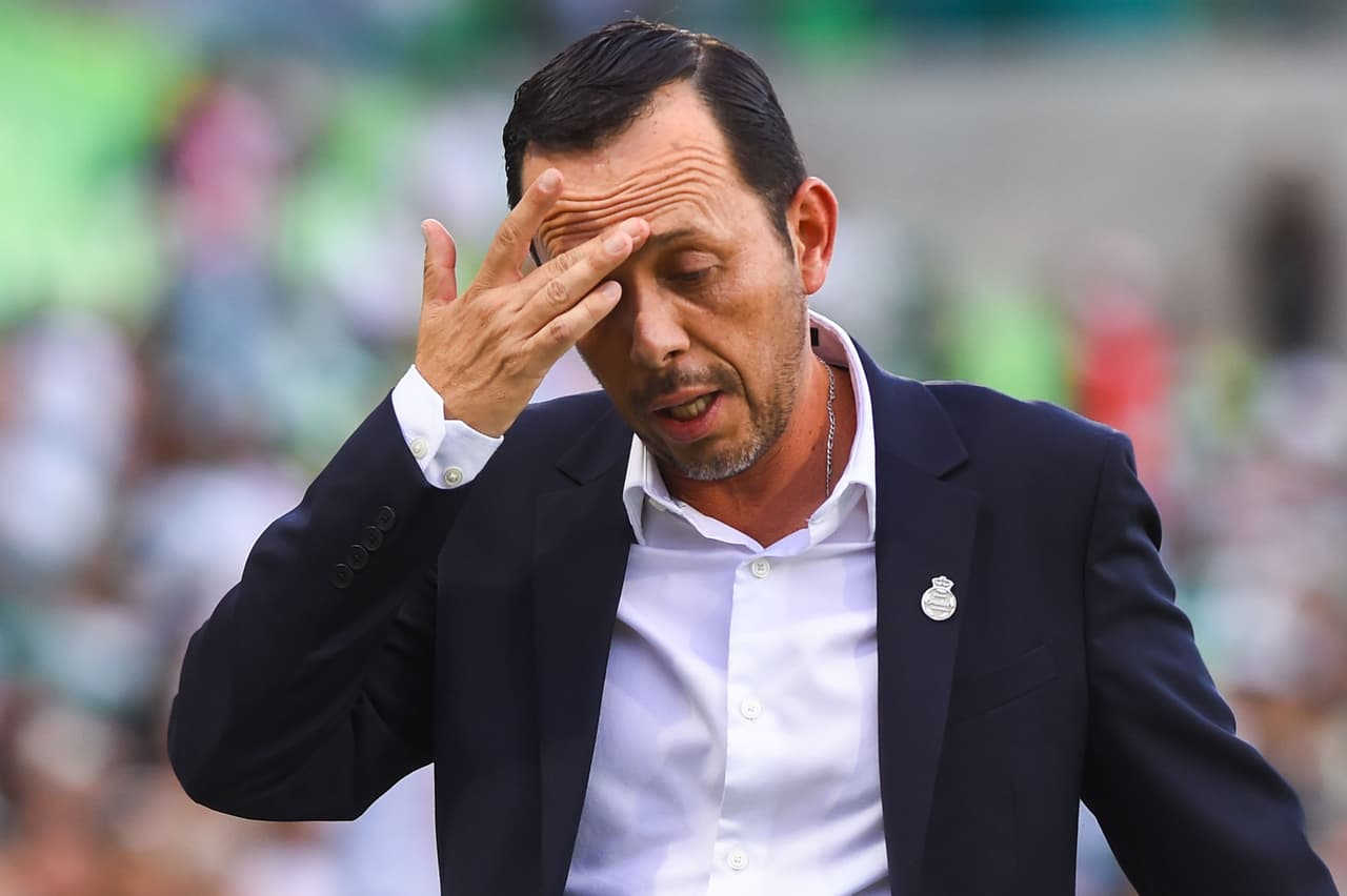 Pero con el pasar de los minutos, se notaba preocupado.