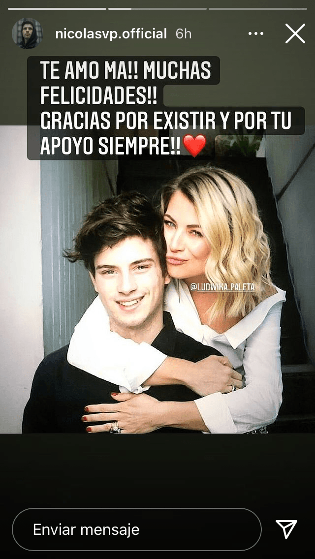 Por ejemplo,
<b><a href="https://www.univision.com/famosos/tu-hijote-ludwika-paleta-felicita-al-amor-de-su-vida-al-cumplir-21-anos-y-hay-quien-no-lo-puede-creer-fotos" target="_blank">su hijo mayor, Nicolás Haza</a></b>
<a href="https://www.univision.com/famosos/tu-hijote-ludwika-paleta-felicita-al-amor-de-su-vida-al-cumplir-21-anos-y-hay-quien-no-lo-puede-creer-fotos" target="_blank">,</a> la felicitó con este cariñoso mensaje. El joven de 21años es producto del primer matrimonio que tuvo la actriz con Plutarco Haza.
<br>