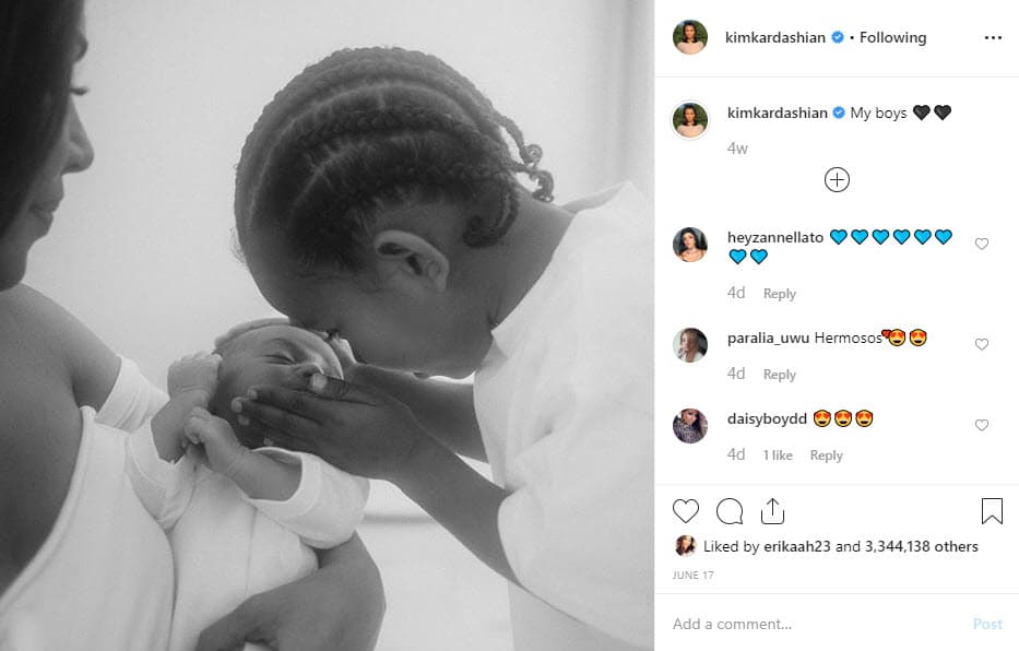 Sin embargo, esta es la primera fotografía que la estrella de Keeping up with the Kardashians publicó de sus dos hijos, la cual tiene fecha del 17 de junio.