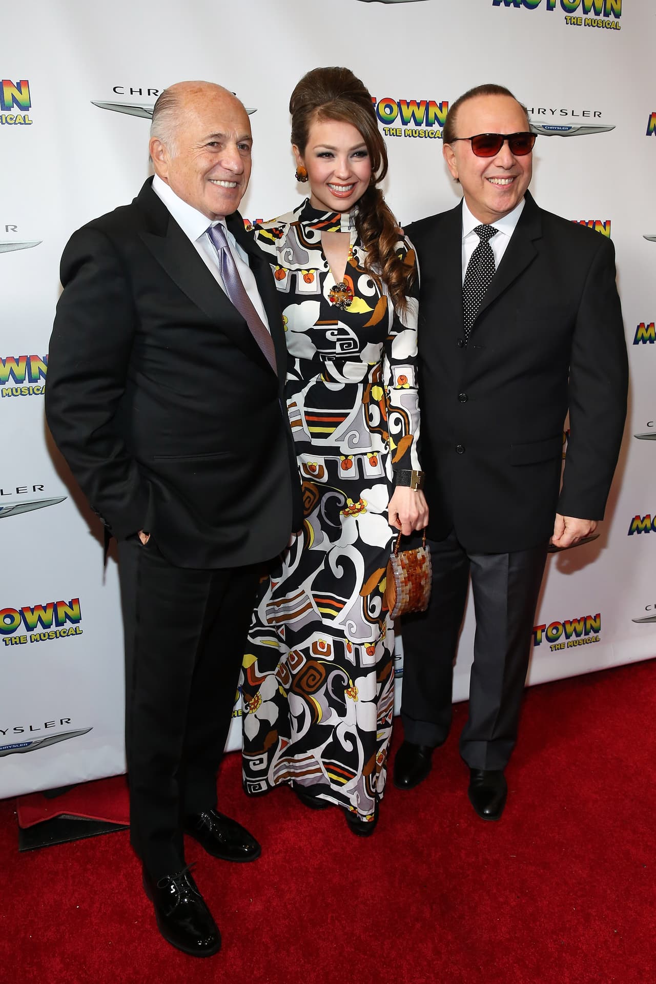 Sabrina Sakae (siete años) y Matthew Alejandro (cuatro años) aún son pequeños, por lo que están en un momento de en el que es importante estar cerca de sus padres.