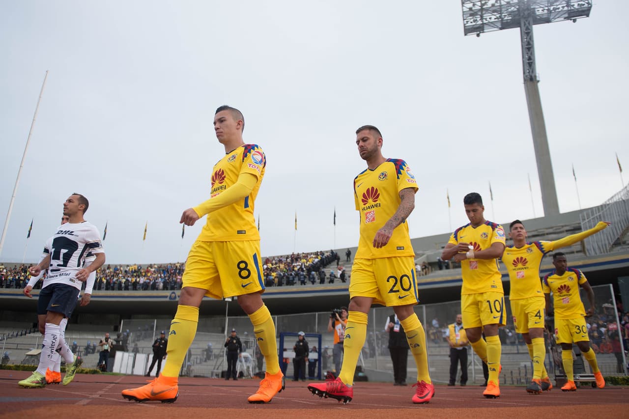 El colombiano Mateus Uribe fue el primer de América en salir, algo que sería un presagio en la dinámica del partido.