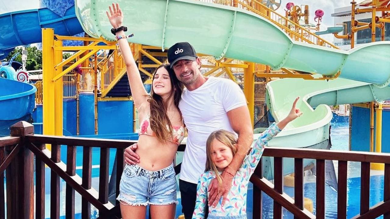 "Ayúdame Google": la realidad de Gabriel Soto con Miranda y Elissa se parece a su papel en Soltero con Hijas