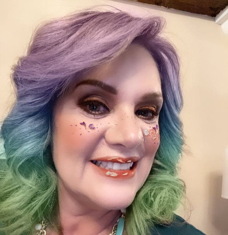 Erika continúa su carrera en la actuación, pero ahora la combina con la faceta de 'influencer', ambas con gran éxito.
<br>