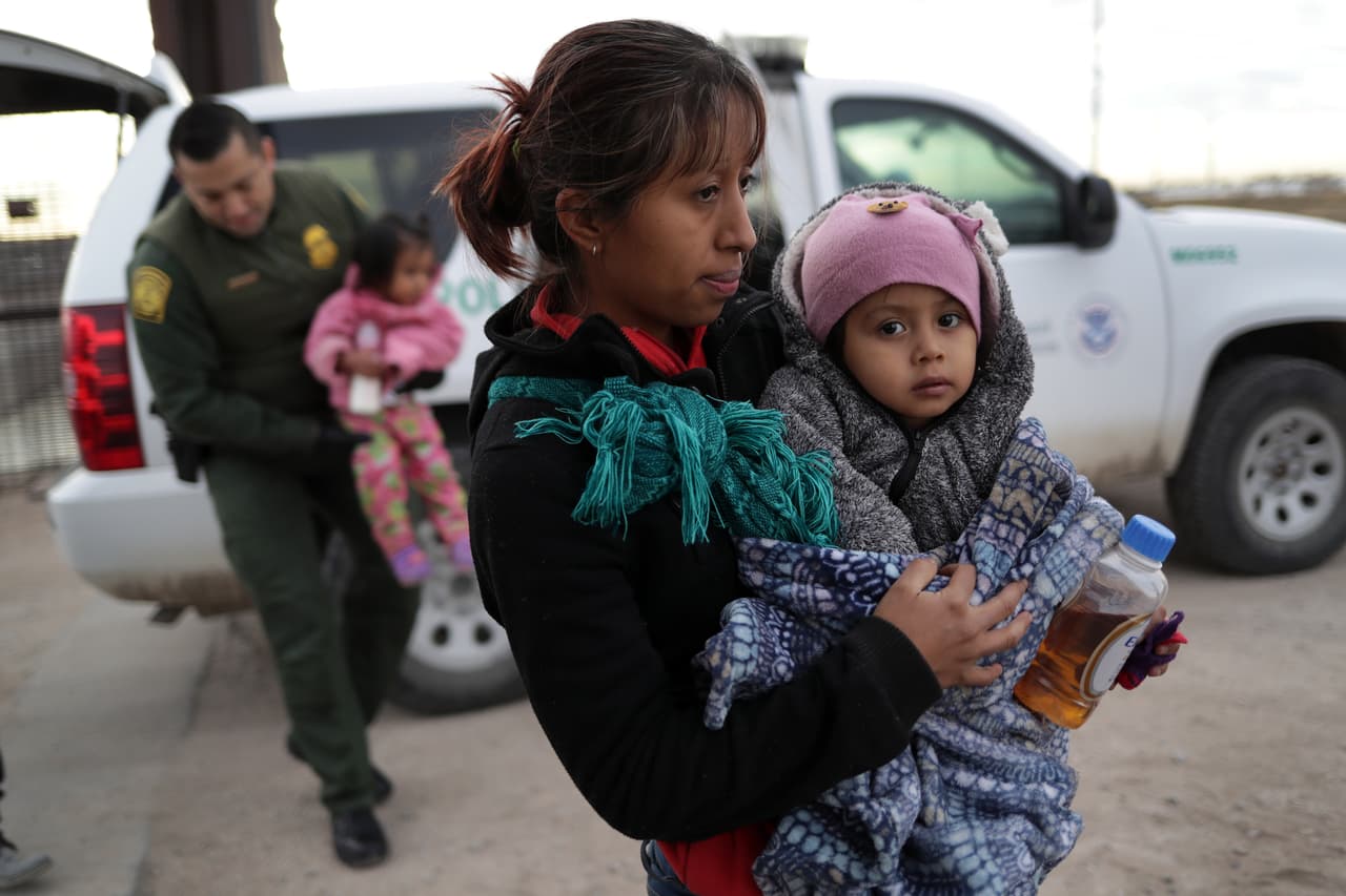 Gobierno de Trump separó a 249 niños en la frontera después de la orden de un juez que prohibió hacerlo