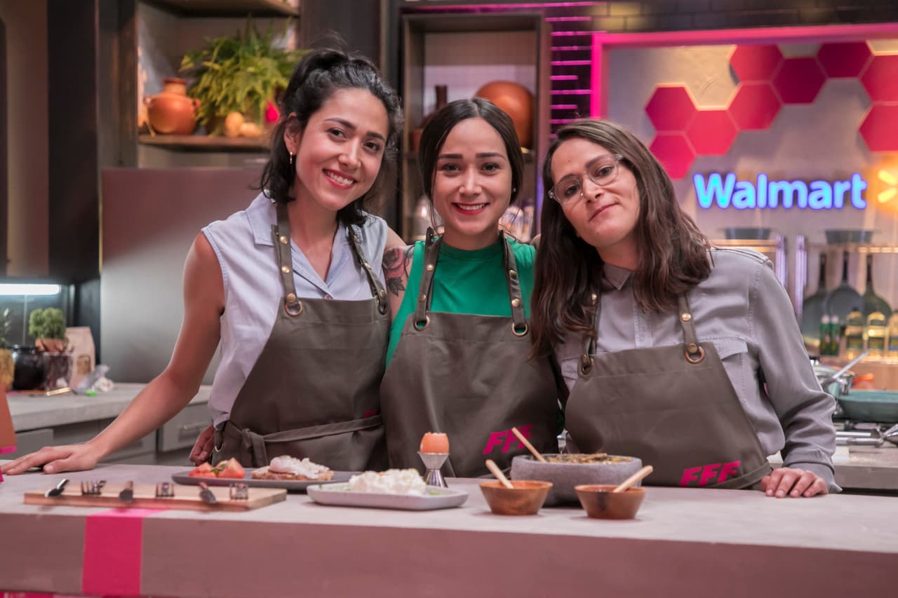 Las hermanas tapatías fueron las primeras en ser evaluadas por los jueces: Belén, Carlos y Toño. Aunque tuvieron algunos problemas a la hora de romper los huevos ("echaron a perder" uno y solo tenían cuatro disponibles para el reto en el que usarían tres).