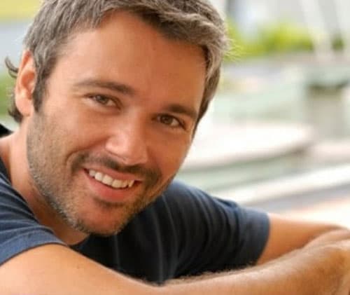 No cabe duda que el equipo de caracterización de la serie ha hecho un magnífico trabajo, y es que en algunos casos ha escondido la galanura de los actores, conozcamos más del elenco. Ângelo Paes Leme es el protagonista de la historia, 'José'.