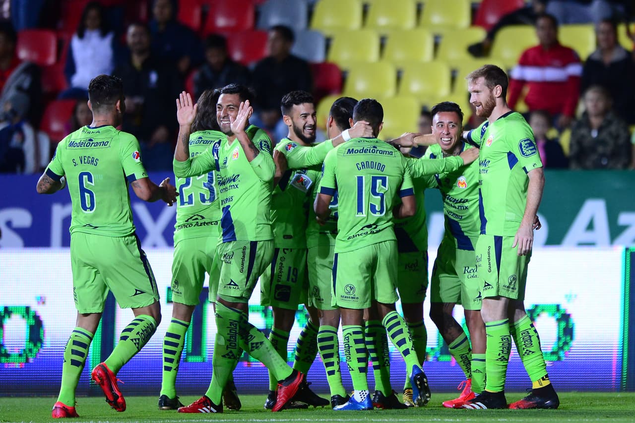 Con un doblete de Aldo rocha, gol de Martín Rodríguez, y gol del Shaggy Martínez, Morelia golea y deja claro el mal momento que esta viviendo el Querétaro.