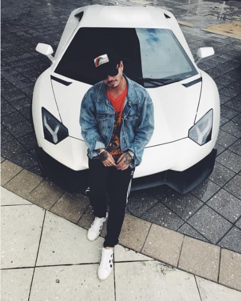 J Balvin le ha robado el corazón a sus fans. Este año tiene seis nominaciones a Premio Lo Nuestro.