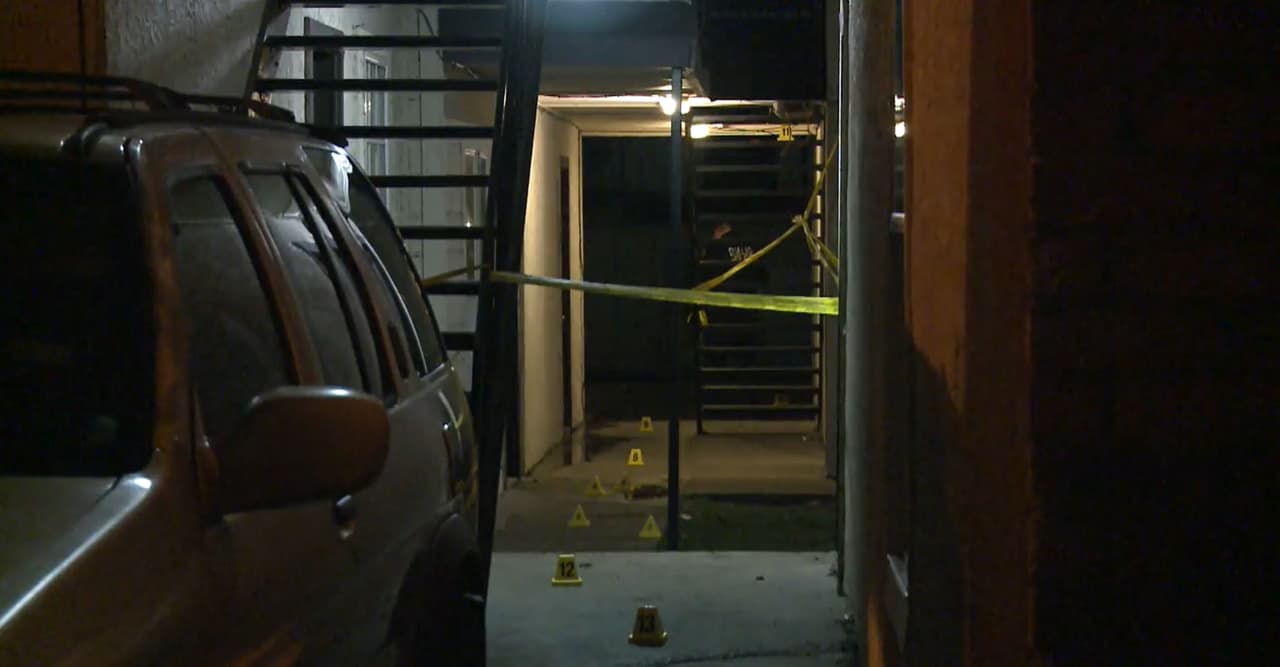 Un hombre fue baleado en la puerta de su hogar