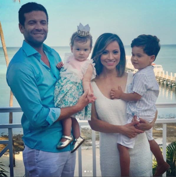 "Es la mejor bendición ser tus padres. Te amamos desde lo más profundo de nuestros corazones y le pedimos a Dios que nos ilumine para guíar tus pasos", fue el emotivo mensaje para su pequeña Alana.