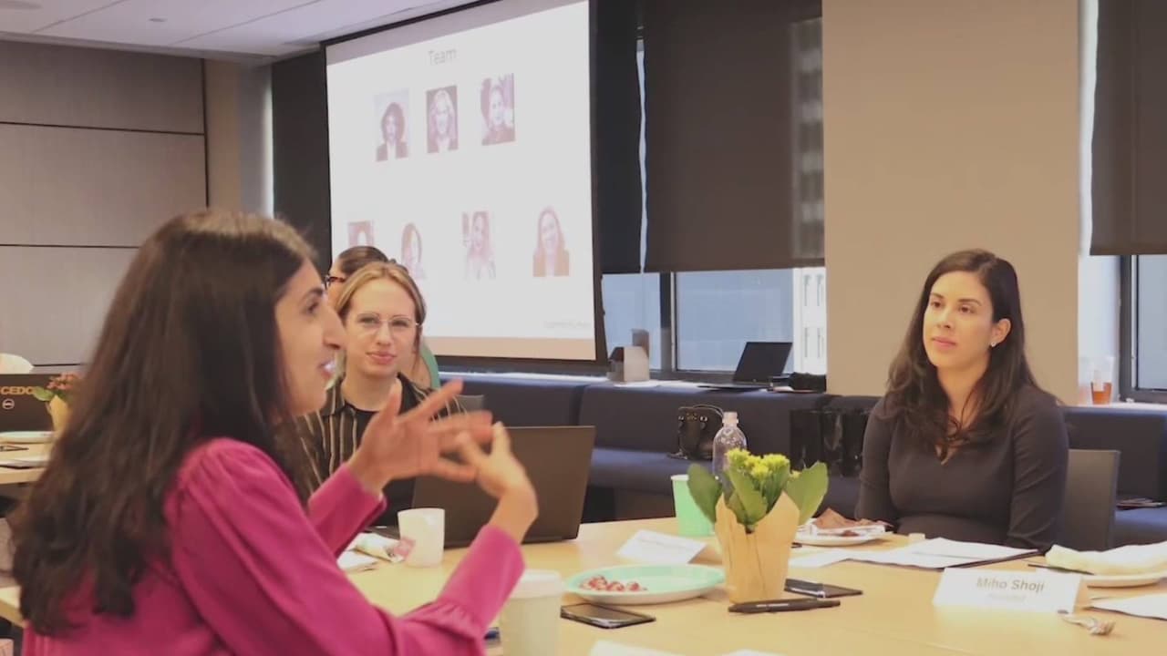 La Corporación de Desarrollo Económico de la Ciudad de Nueva York (NYCEDC) pone a disposición su 
<b>programa Women NYC</b>, con el que le brinda asesoría personalizada a las 
<b>mujeres latinas que quieran iniciar su negocio en tecnología o en alguno de los sectores de alto crecimient</b>o. 
<br>
<br>Más información sobre los servicios que ofrecen 
<b><a href="https://women.nyc/our-programs" target="_blank">en este enlace</a></b>.