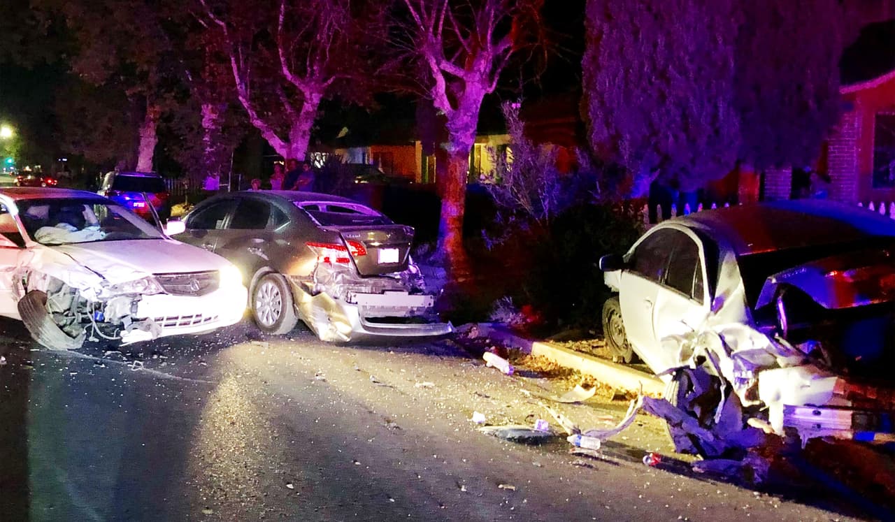 Conductor con cuatro DUI en su historial choca dos autos en Madera