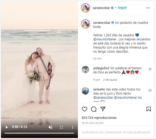 “Un pedacito de nuestra boda. Felices 1,263 días de casados, Mau Montaner. Los mejores recuerdos de este día, todavía lo veo y lo siento fresquito con una alegría inmensa que no tengo cómo describir”, escribió Sara en julio de 2021 para acompañar un clip del día en el que se casó.
<br>