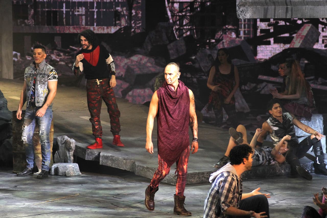 Pero en esta ocasión, Erik Rubín no las pudo acompañar porque el músico se encuentra trabajando en 
<b>'Jesucristo Superestrella'</b>, musical que recientemente se estrenó en la Ciudad de México.