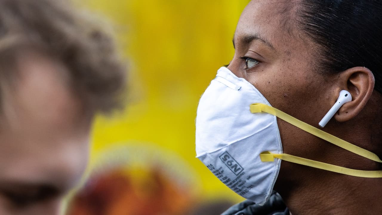 Una meta para el año nuevo: aprender a vivir con el covid-19