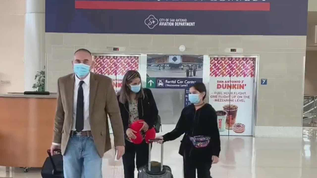 Aumenta la afluencia de viajeros en el Aeropuerto de San Antonio ante el fin de semana de Pascua