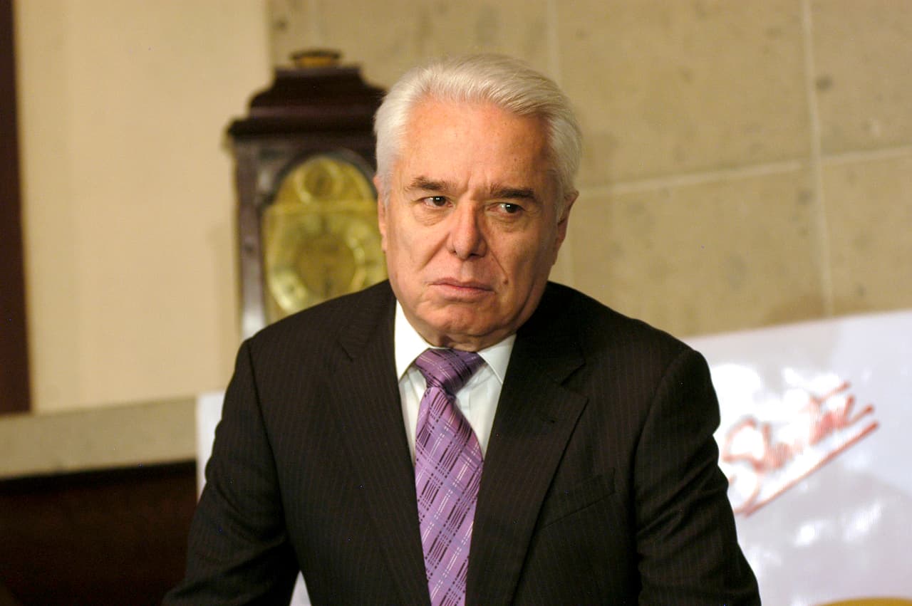 <b>Enrique Guzmán</b> nació en Caracas, Venezuela, en 1943.