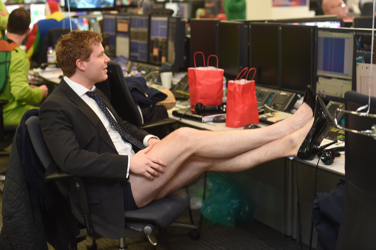 Muchos hombres también presumían "piernón" loco.