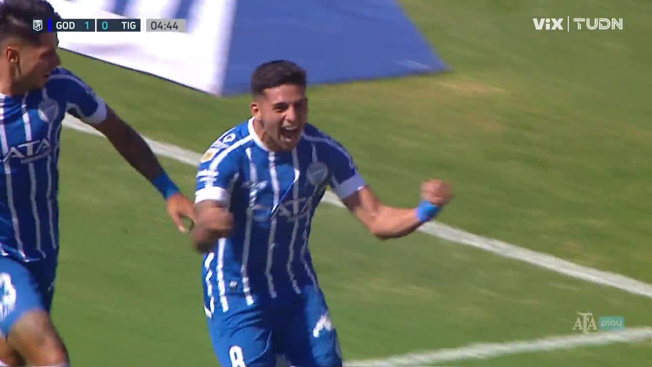 ¡La primera que toca y adentro! López Muñoz convierte el 1-0 de Godoy Cruz