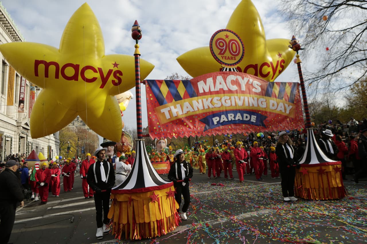 Los participantes se agrupan antes de comenzar la marcha. 
<br>