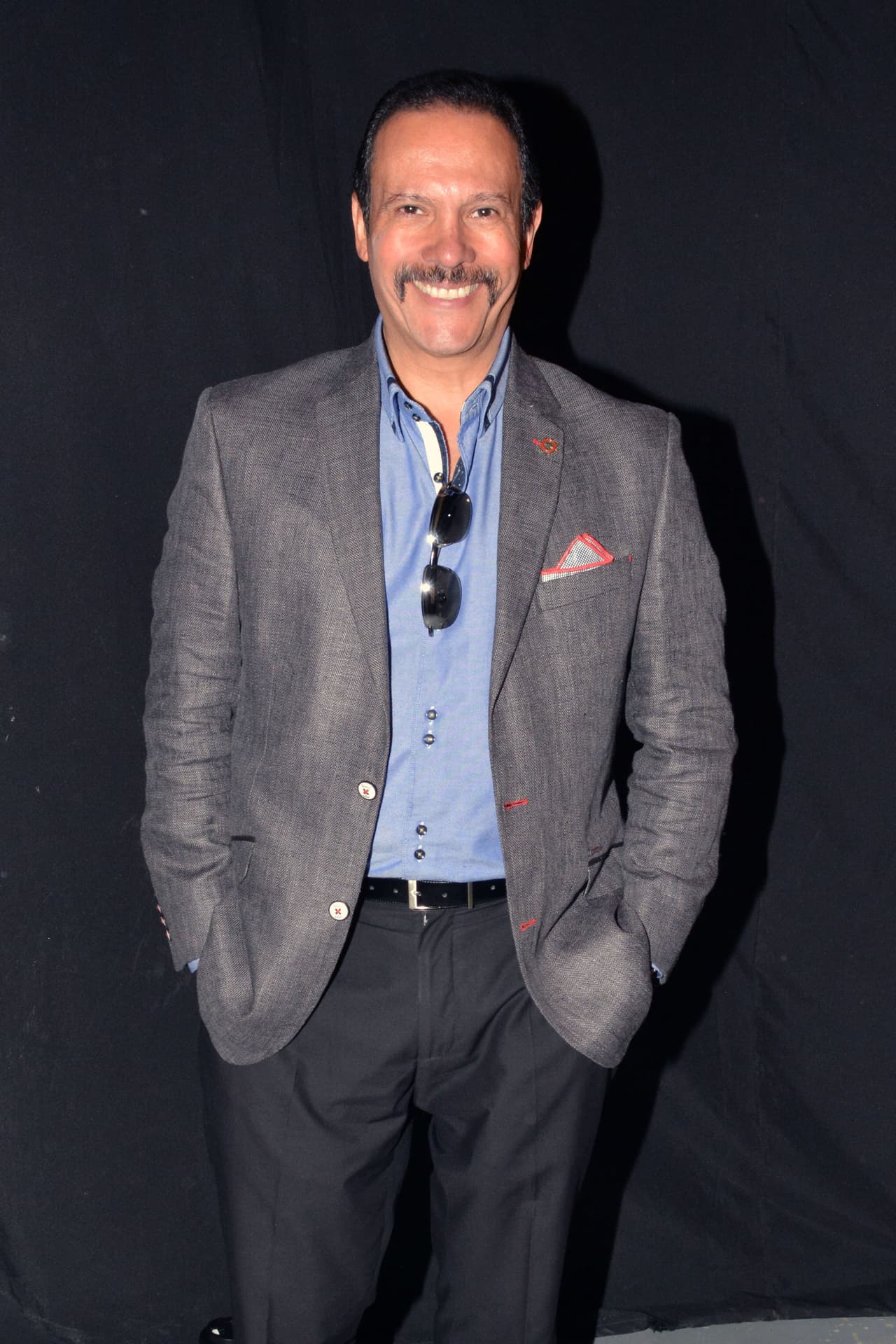 <b>Alejandro</b> ha participado en más de 40 telenovelas y sigue vigente en el medio, actualmente es parte del elenco de 
<b><a href="http://www.univision.com/novelas/mi-adorable-maldicion">'Mi adorable maldición'</a></b>.