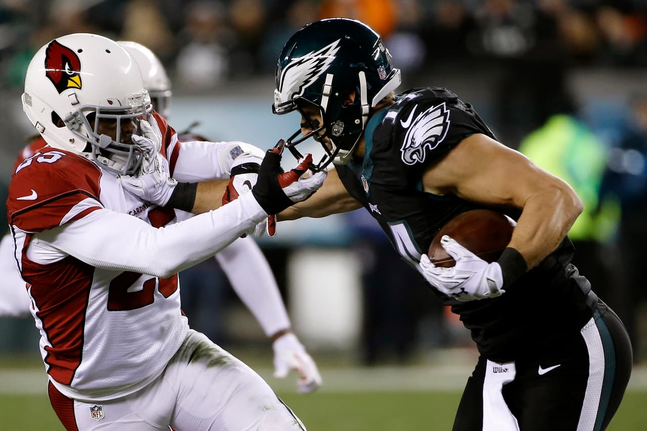 ARI liga 8 victorias y gana el Oeste NFC