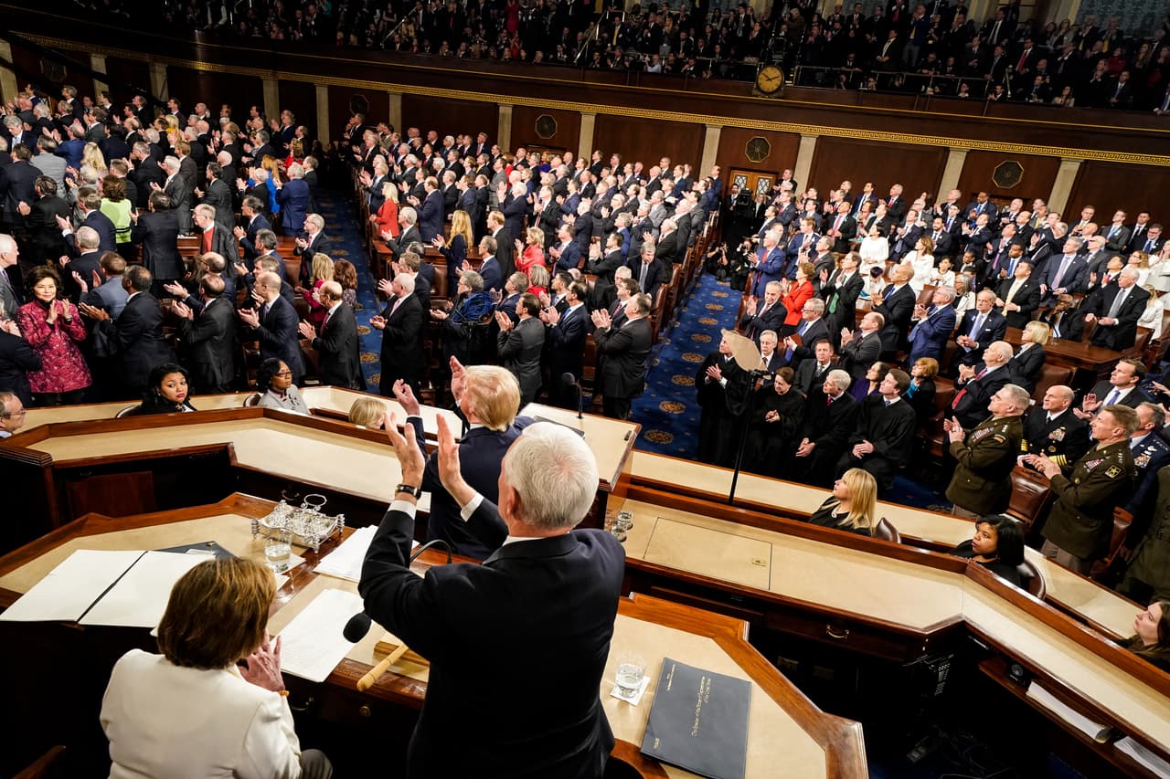 El saludo al venezolano y la referencia al apoyo en contra de la dictadura de Nicolás Maduro produjo la primera gran ovación bipartidista de la noche.