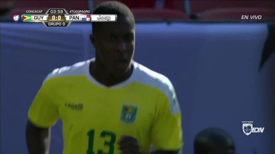 Tiro de esquina para Guyana