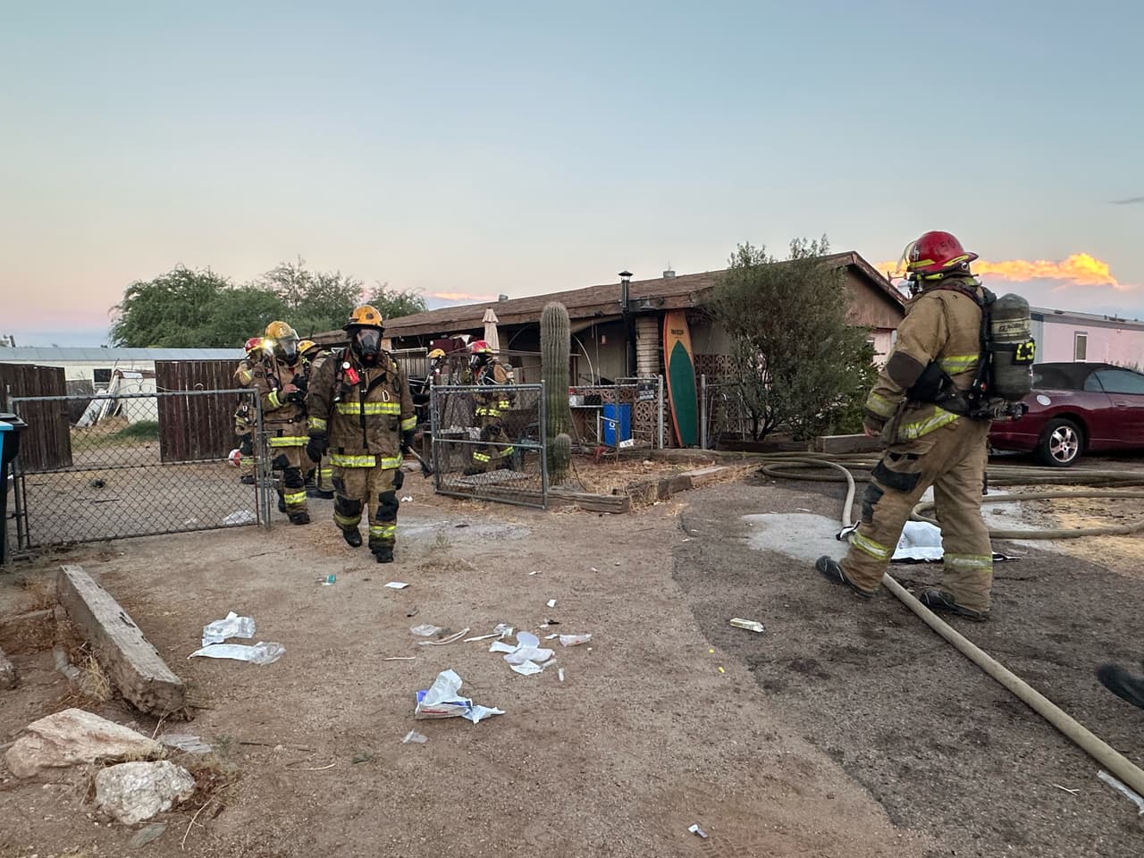 El incendio tuvo lugar al área de 26th Street y Beardsley alrededor de las 7:00 p.m. de esta tarde. Al llegar al lugar bomberos encontraron la casa con mucho humo y llamas.