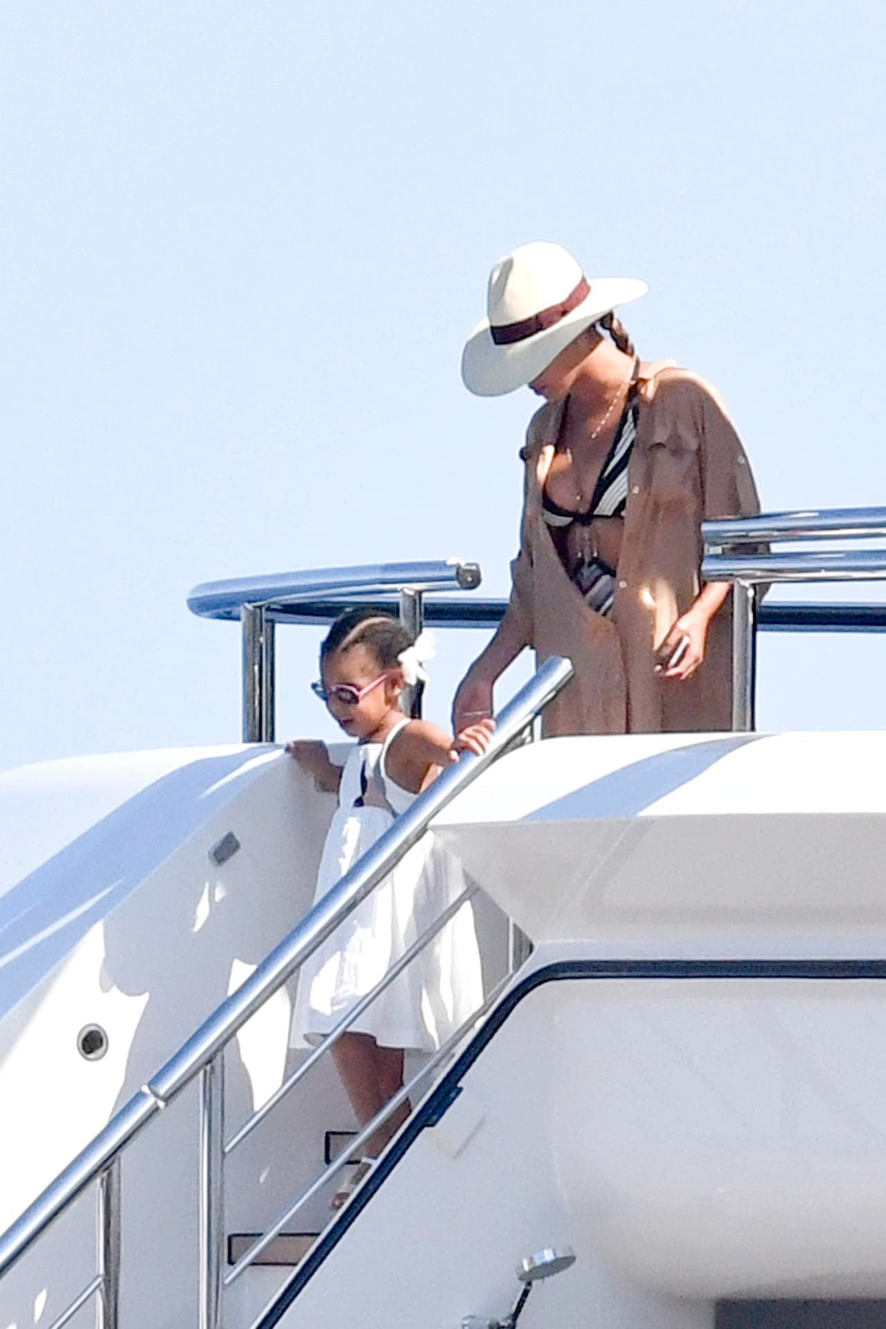 La nena se está convirtiendo en toda una fashionista.