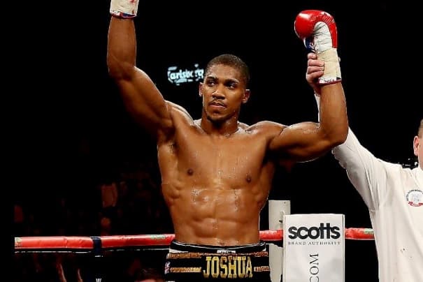 Anthony Joshua terminó con Dillian White en siete rounds