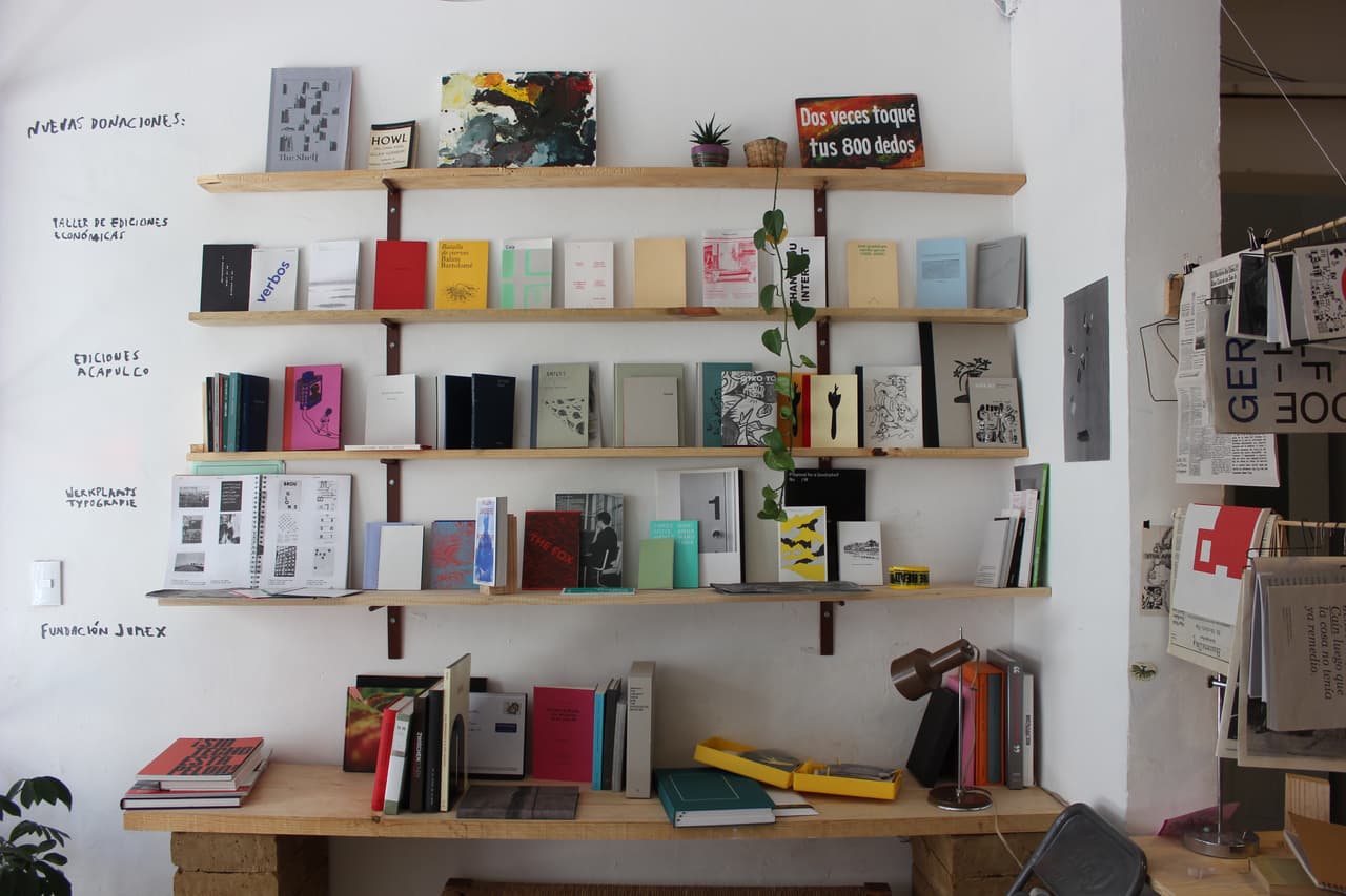 Jóvenes mexicanos crean la primera biblioteca de arte de su país