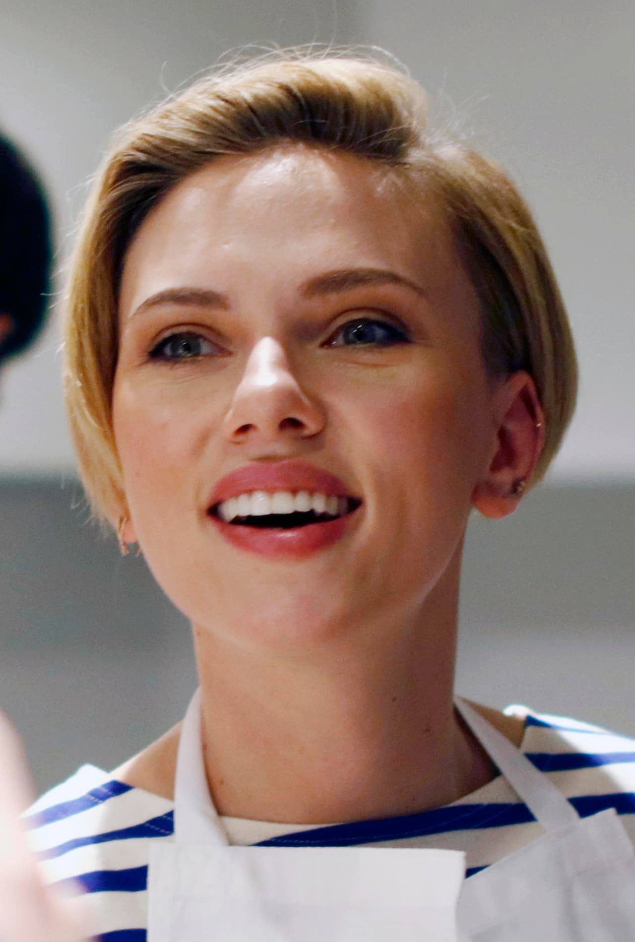 Scarlett está muy feliz con esta nueva aventura.