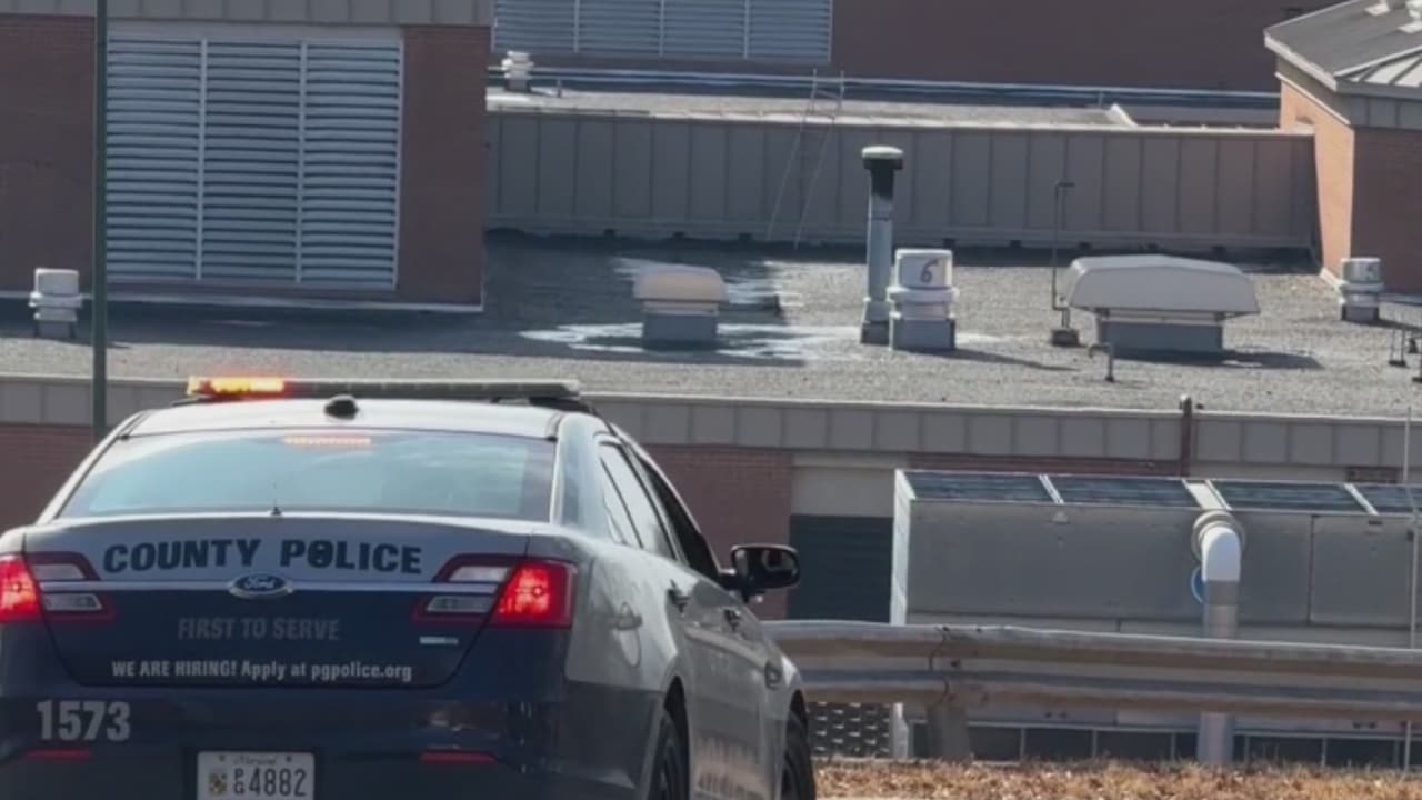 Estudiante es apuñalado con una navaja dentro de la escuela Parkdale, en Riverdale