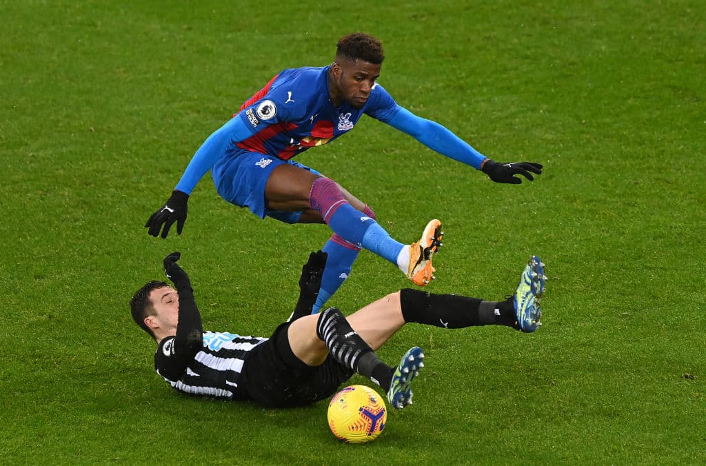 Newcastle cayó en casa 1-2 ante Crystal Palace. Los locales terminan la jornada con 22 puntos, mientras que los visitantes llegaron a 29.