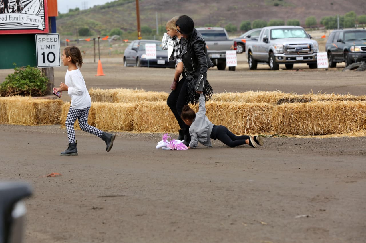 Afortunadamente logró meter las manos.