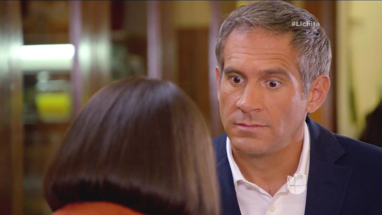 Parece que Roberto quiere contarte su secreto. ¡Escúchalo Lichita!