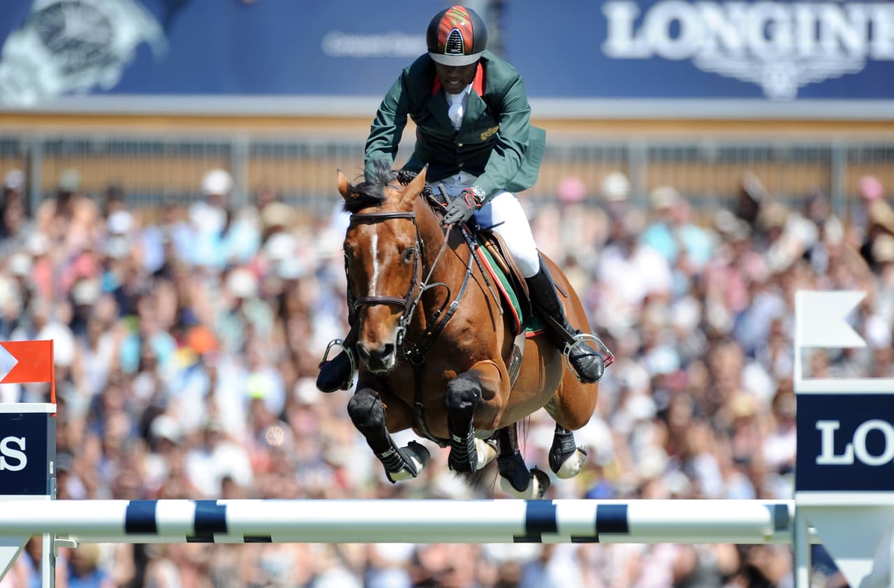 El rey Mohamed VI de Marruecos tiene un caballo, 'Quickly de Kreisker', de su propiedad que compite en los Juegos Olímpicos de Río 2016, a donde viajó en clase "business" desde París, según cuenta la web marroquí lesiteinfo.com.