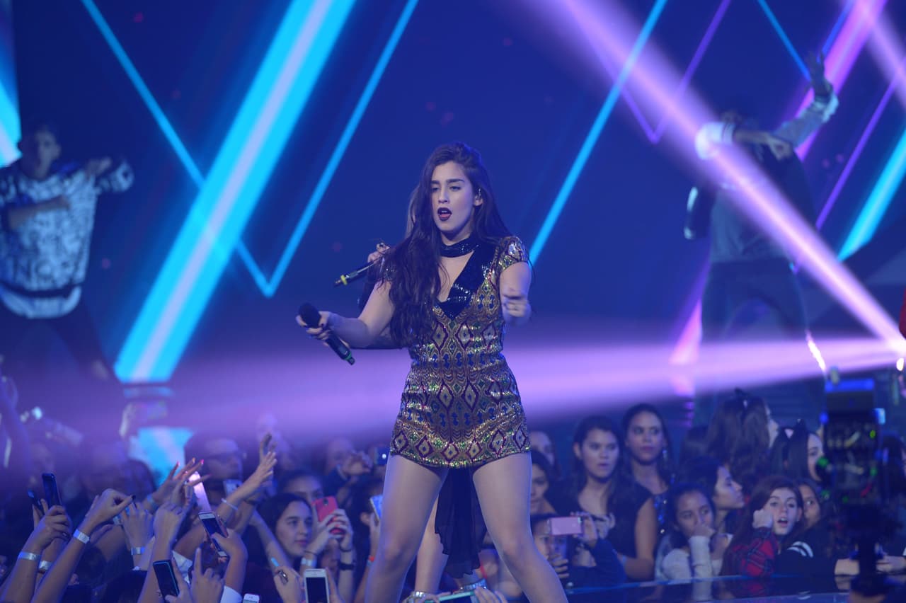 Una noche digna de finales. Pitbull, Fifth Harmony, Wisín, los jueces cantaron y ya tenemos banda. Además, las emociones estuvieron a flor de piel con sorpresas, eliminaciones y estrenos.