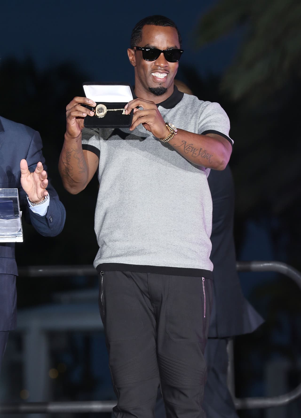 Sean 'Diddy' Combs asiste a la ceremonia de bienvenida de la Conferencia Musical REVOLT 2015 en Fontainebleau Miami Beach el 15 de octubre de 2015 en Miami Beach, Florida.