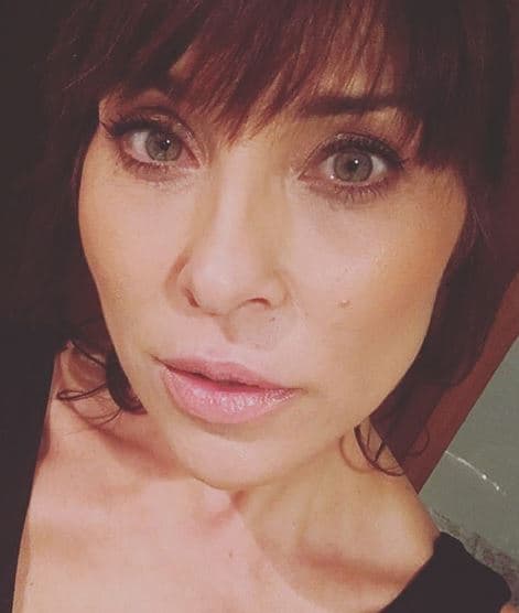 Continuó: "Hoy Ernesto Calzadilla, el que fue mi marido hasta hoy, el que iba a irse conmigo y me iba a acompañar en este proceso. Hoy, pocas horas antes de viajar, me dijo que se separa de mí, que me deja, que se divorcia, que se baja del barco de esta familia. Yo entré a esto por él. Dios los bendiga a todos y ojalá tengan buenas noticias mías. Yo sé que Dios no me va a abandonar".