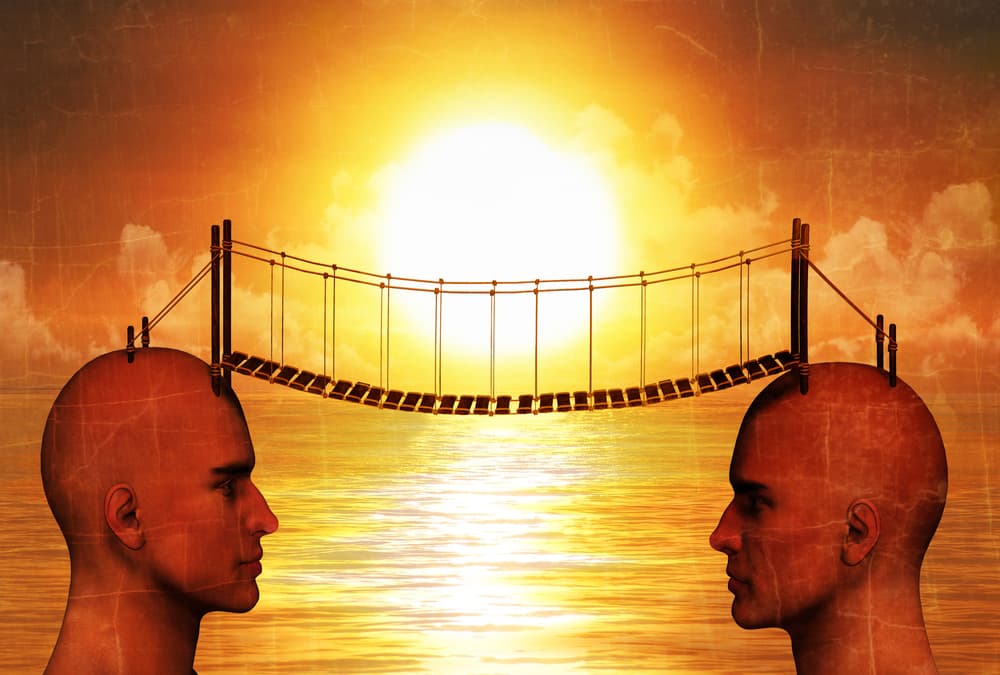 Recuerda, se trata de establecer puentes de afecto, de comunicación y de contacto. Todos nosotros tenemos esa facultad, lo que hay es que aplicarla. Algunos la desarrollan más que otros, y los ejercicios que te estoy indicando te ayudarán al respecto. Como ves son bien simples y muy efectivos, contribuyen a desarrollar tus facultades psíquicas, activar la imaginación y creatividad y afinar tu puntería intuitiva.
<br>