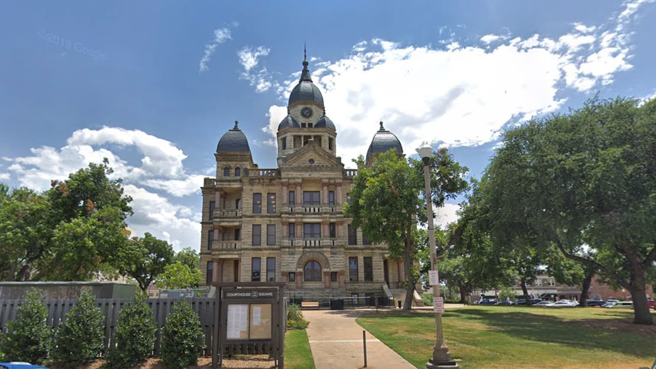 Denton, al noroeste de Dallas, a pesar de estar en el último puesto es la que más ha crecido en el país desde el 2000. Con una población de 131,097, los gobiernos locales han comenzado a construir mejores vialidades para mejorar el tráfico.