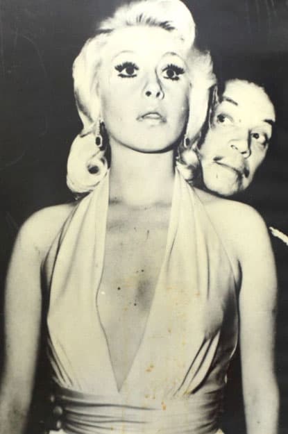 Claudia también desmintió haber estado casada con agente de la policía, como se ha mencionado en los medios.