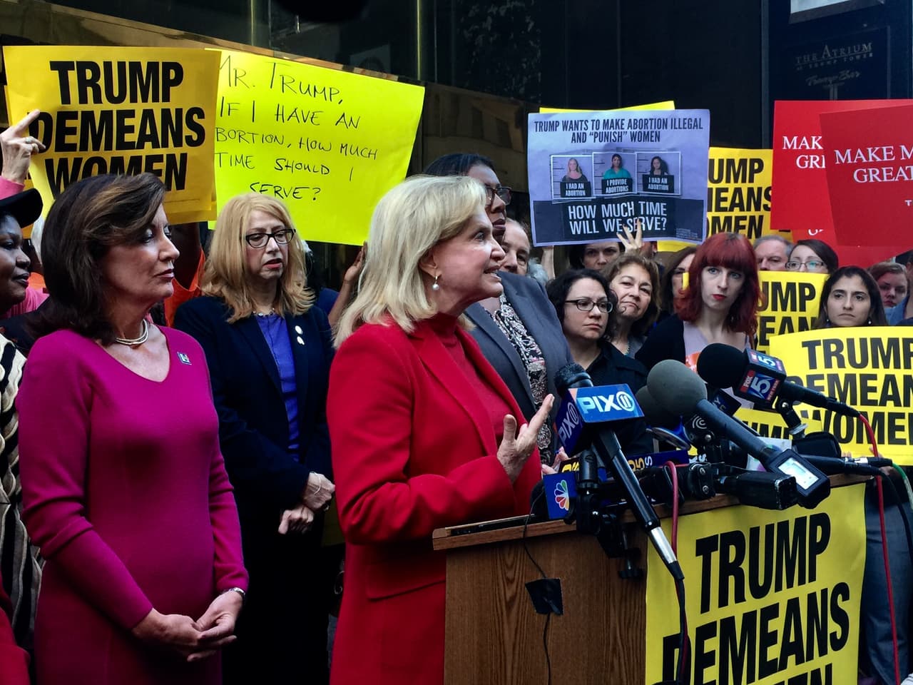 Sólo una latina entre las "prominentes" de Nueva York que se manifestaron contra Trump