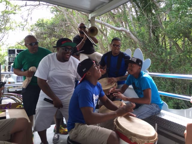 Celebramos tremendo party playero en Los Tubos, Mar Chiquita y Vega Baja.