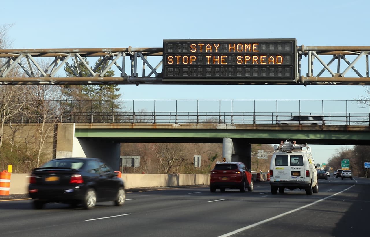 Cuomo: "No hay una forma práctica" de que NY ponga en la lista de cuarentena a NJ y CT