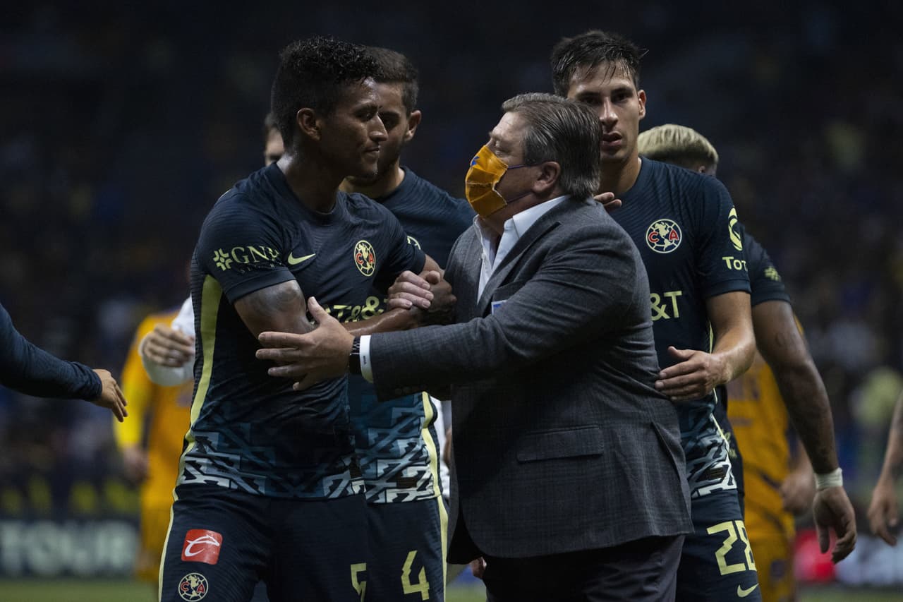 Los futbolistas azulcremas se mostraron agradecidos con el 'Piojo' Herrera.